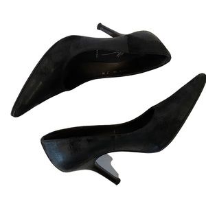 Donald Pliner Black Pumps